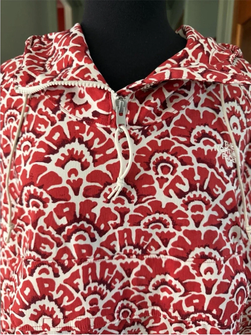 The North Face Printed Class V Pullover Jacket Men’s Red Size L EUC